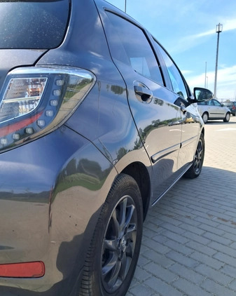 Toyota Yaris cena 42100 przebieg: 103000, rok produkcji 2013 z Pilawa małe 211